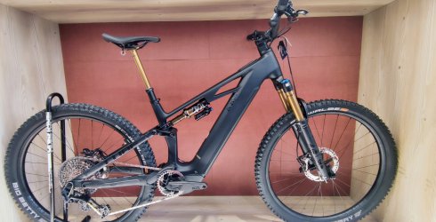 CUBE Bikes Stro Hybrid HPC 144 Action Team et SLX sont en stock et disponible